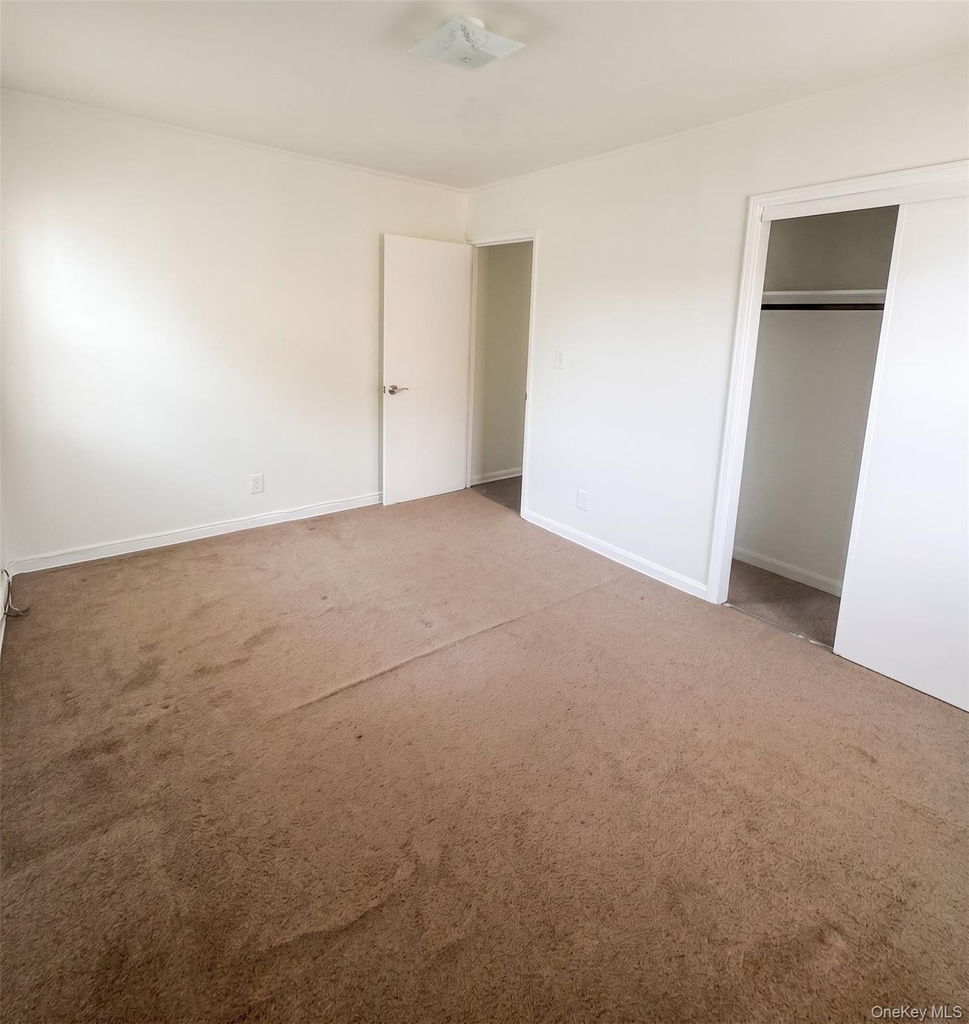 2711 Deerfield Road - Photo 4