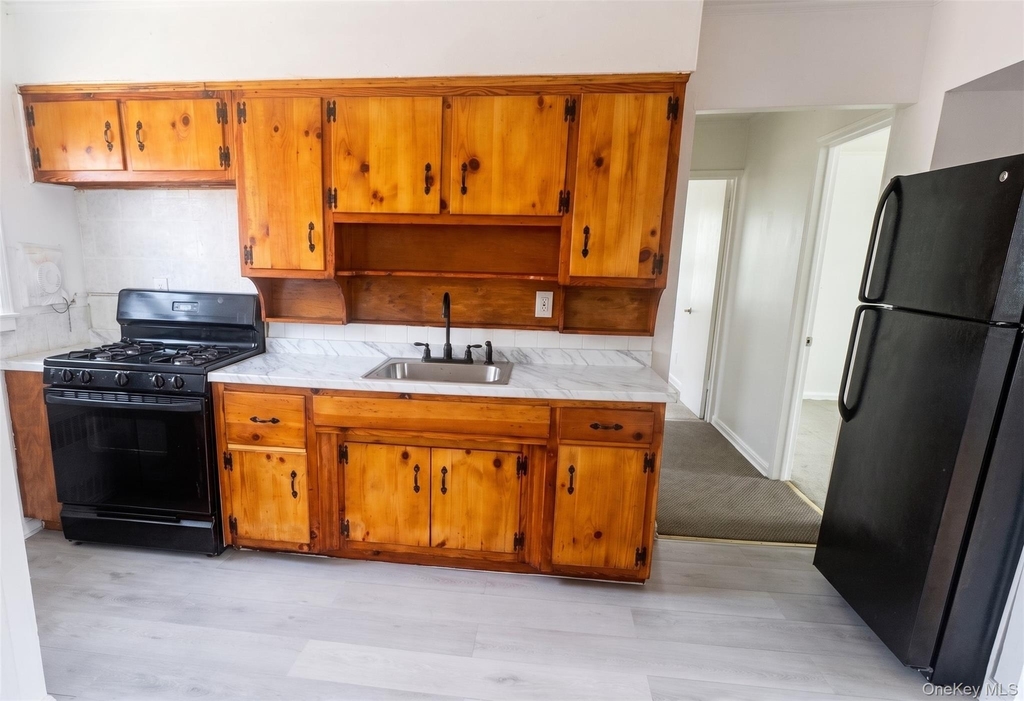 2711 Deerfield Road - Photo 2