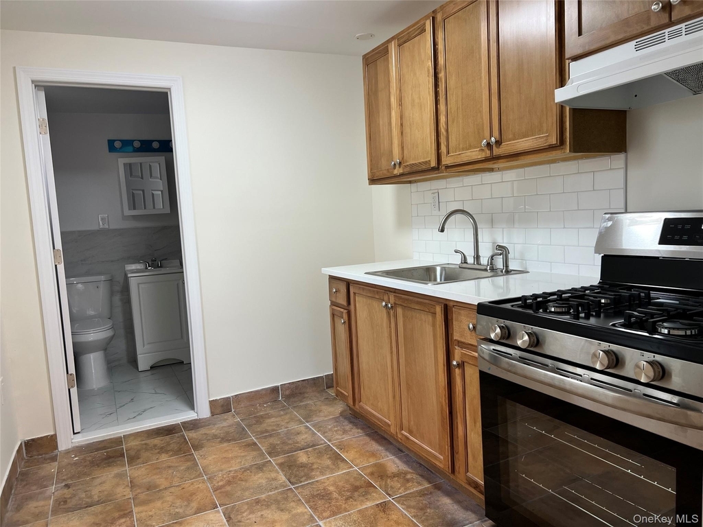78 Bayville Avenue - Photo 0