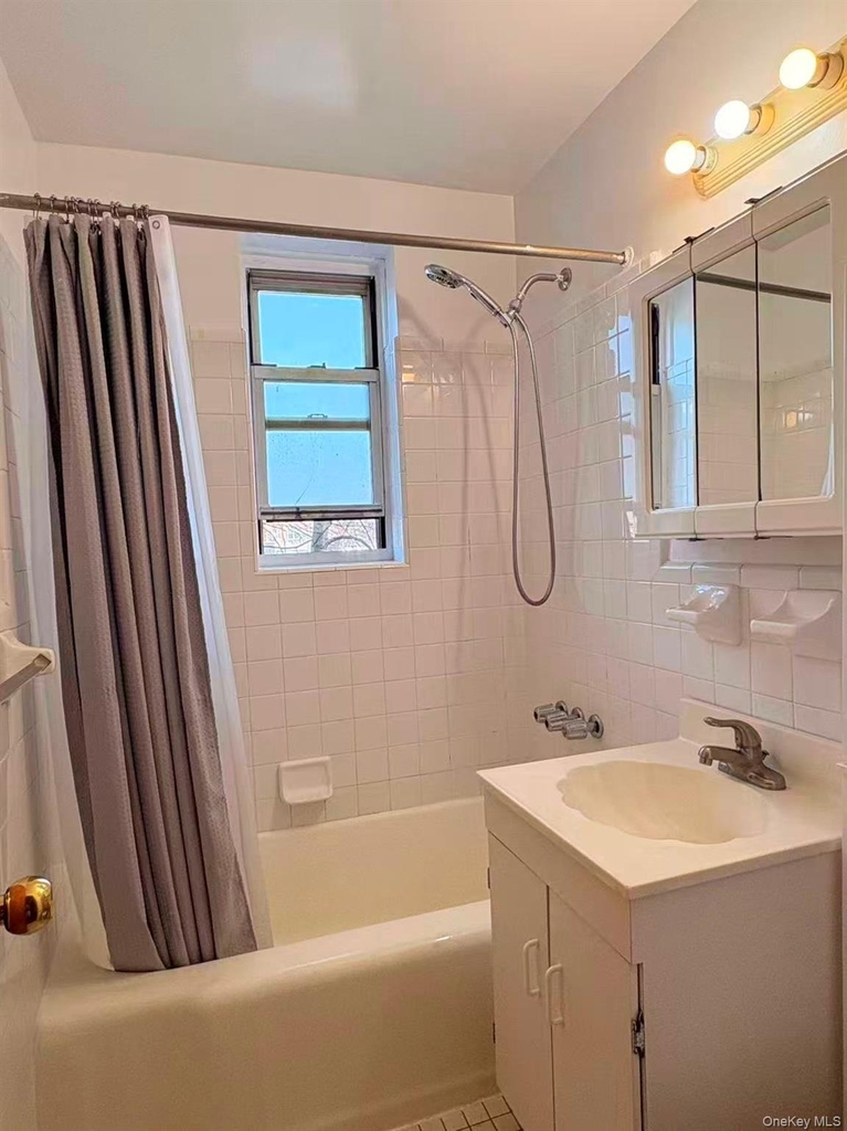105-33 66th Avenue - Photo 4