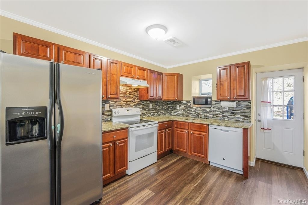 73 Cherry Avenue - Photo 10