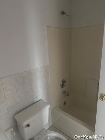 102 Jericho Turnpike - Photo 6