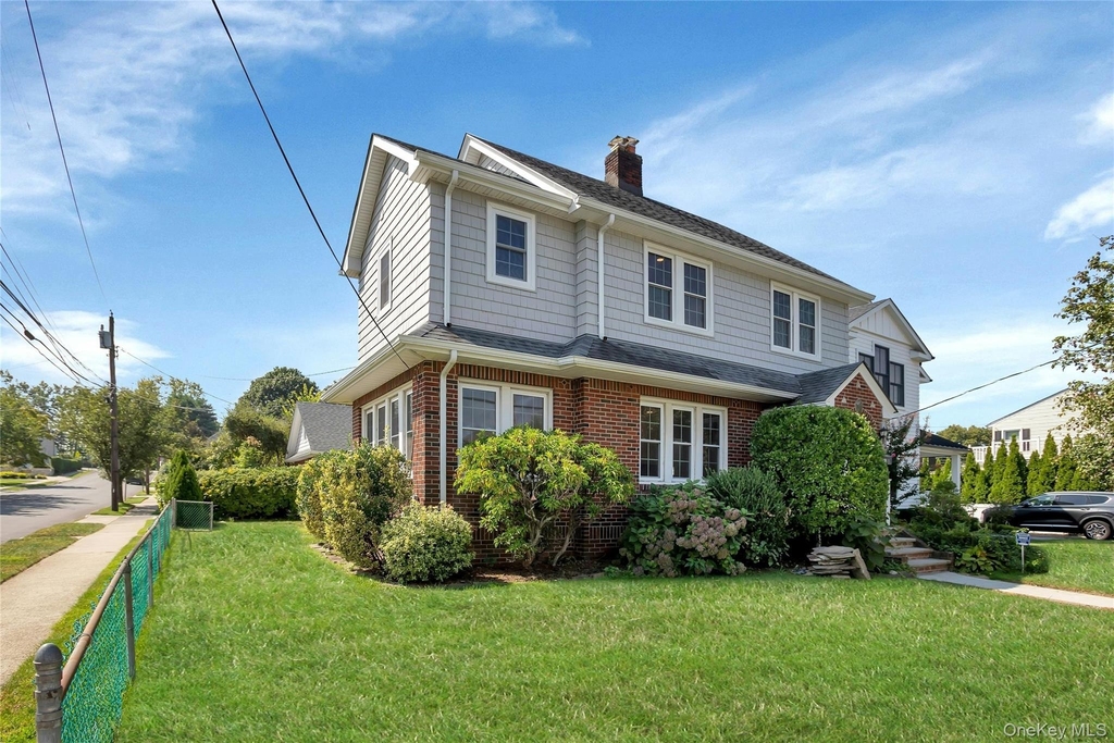 92 Hillside Avenue - Photo 1