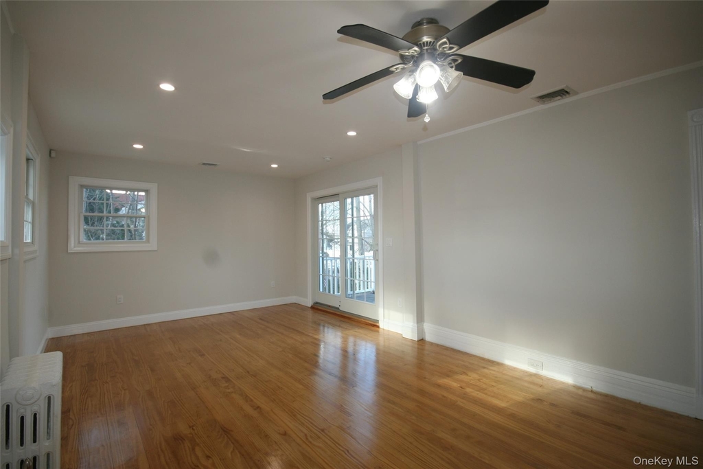 99 Centre Avenue - Photo 2
