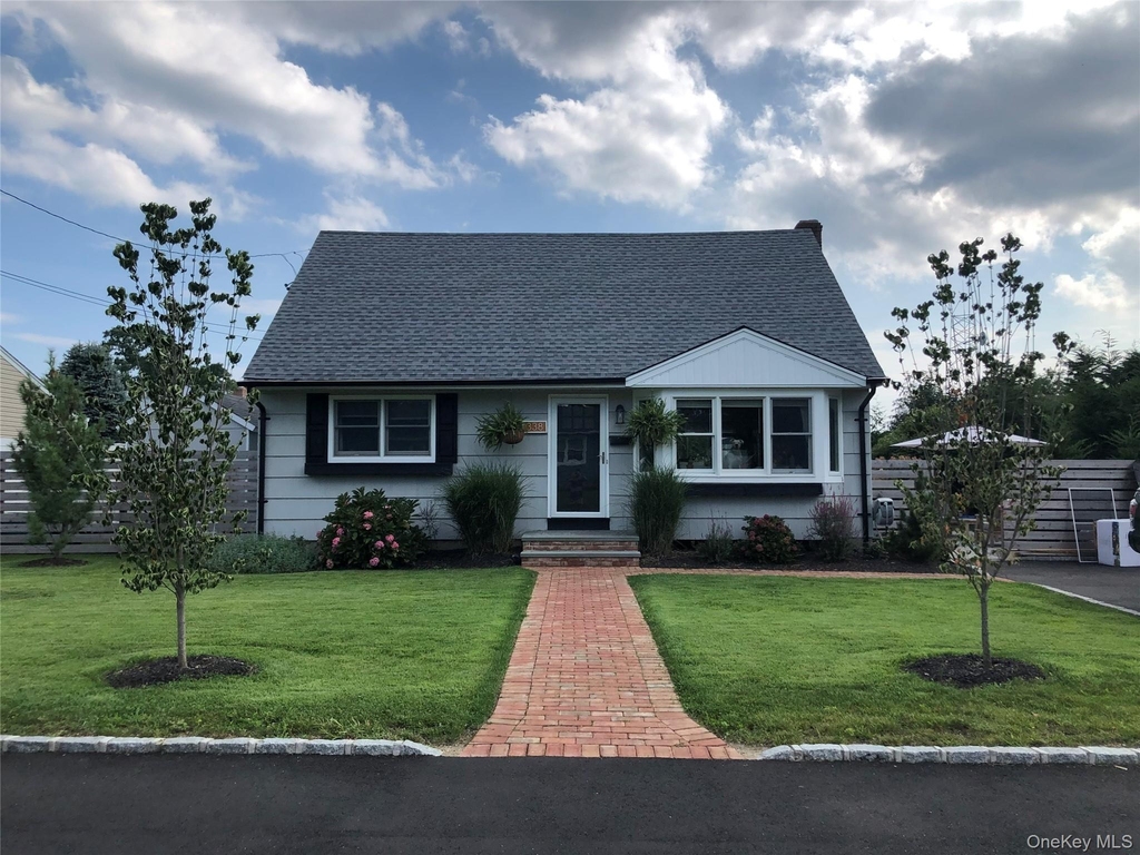 338 Carnation Road - Photo 0