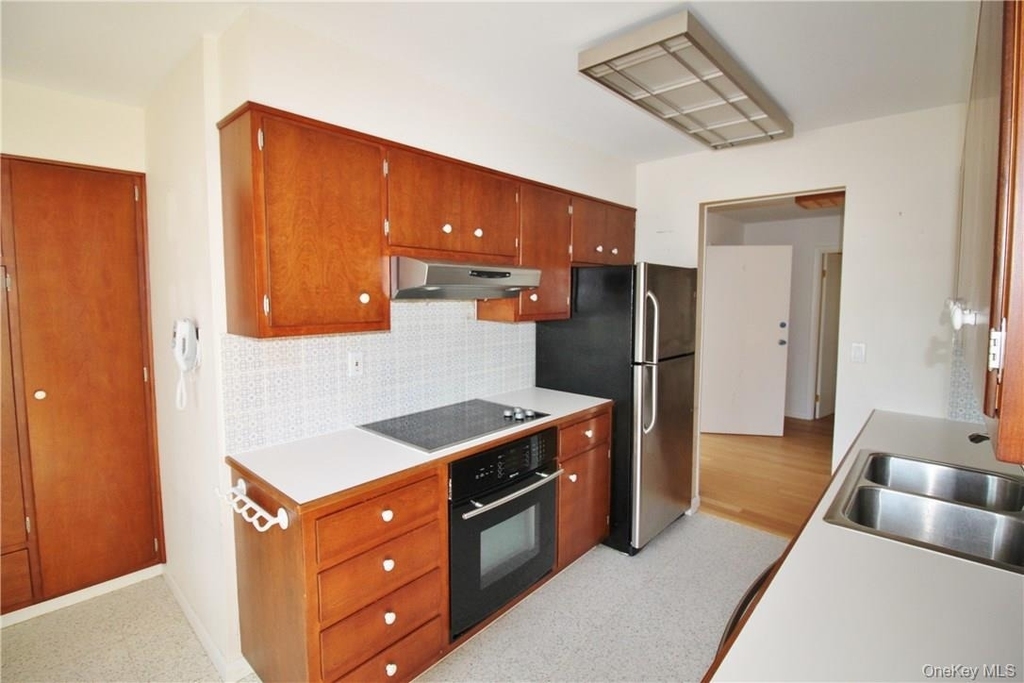 248 West Lake Boulevard - Photo 14