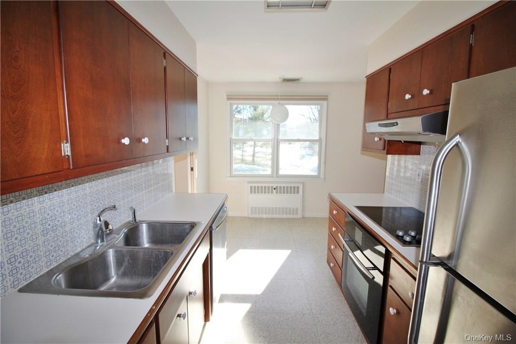 248 West Lake Boulevard - Photo 13
