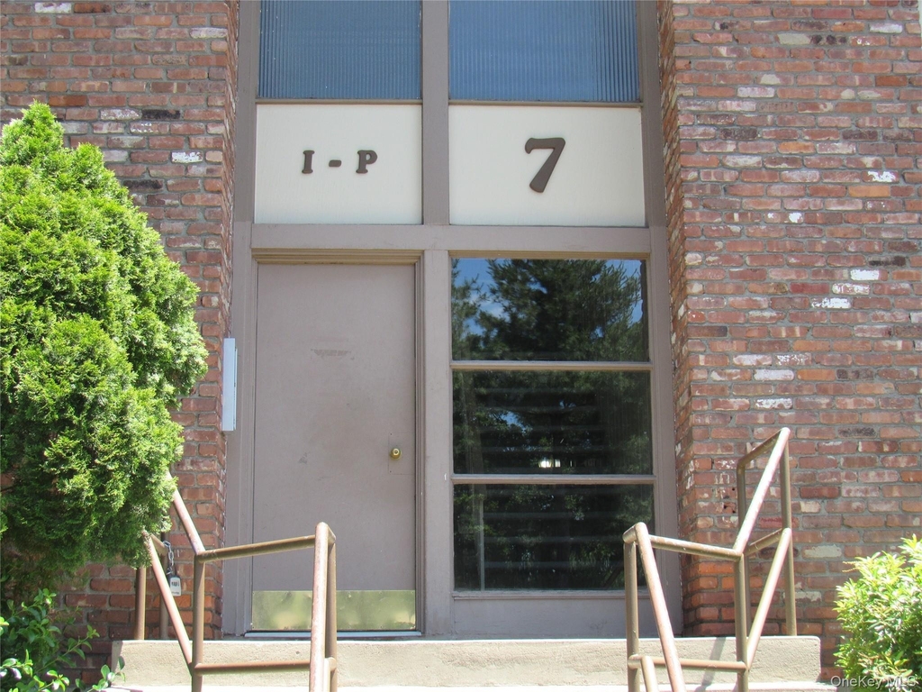 7 N James Street - Photo 0