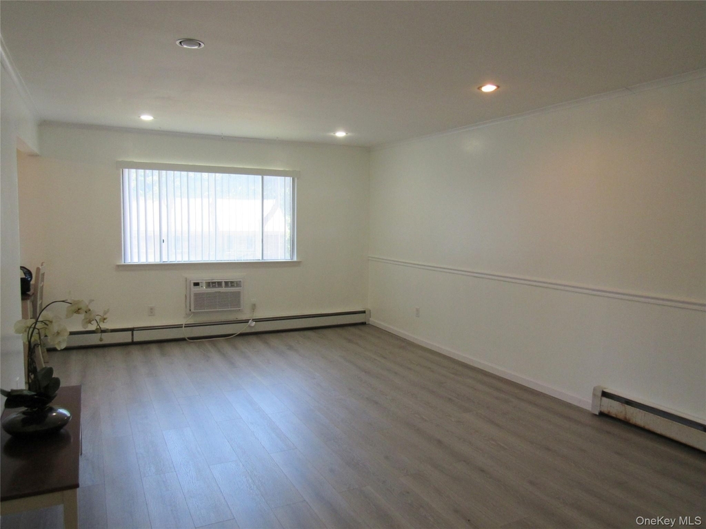 7 N James Street - Photo 1
