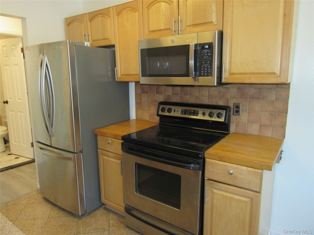 7 N James Street - Photo 5