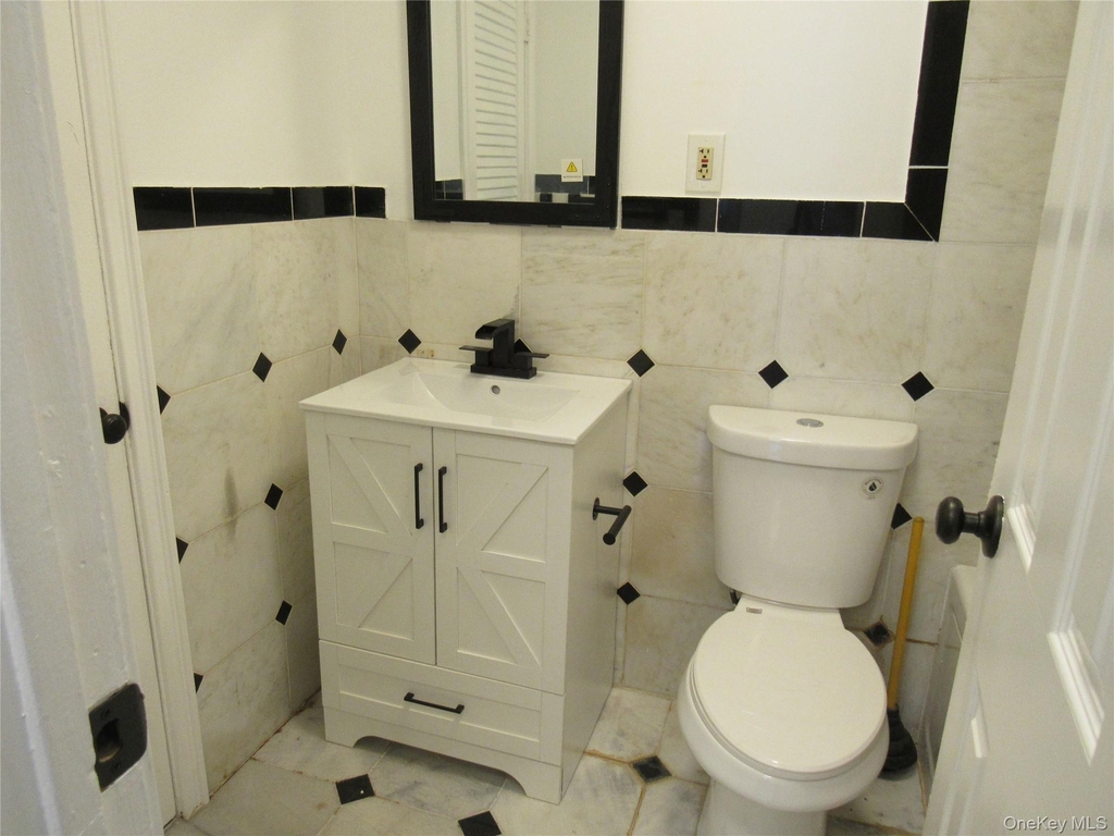 7 N James Street - Photo 8