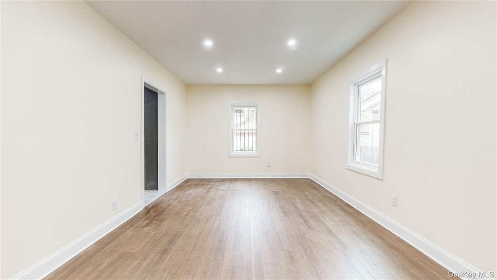 71-32 Loubet Street - Photo 5
