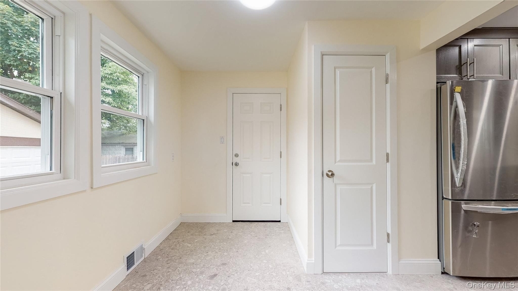 71-32 Loubet Street - Photo 7