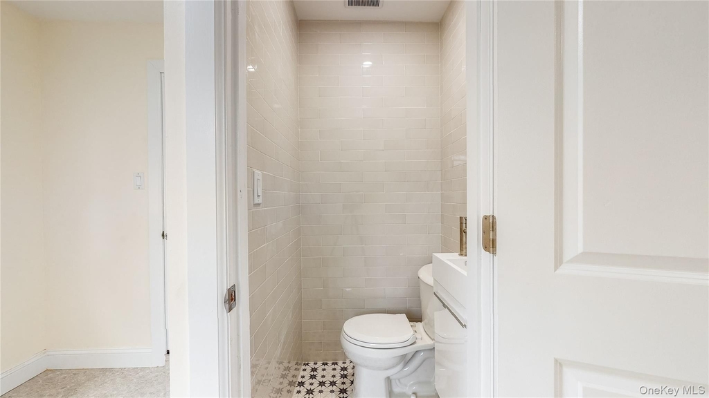 71-32 Loubet Street - Photo 8