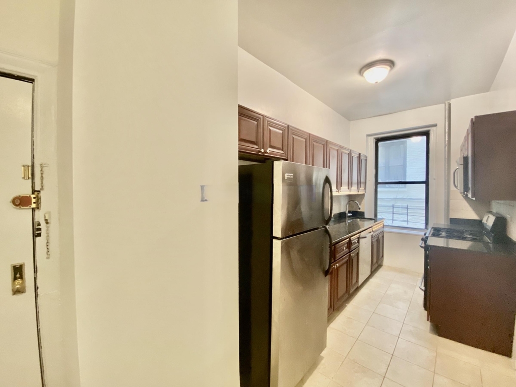 West 170th Street - Photo 2
