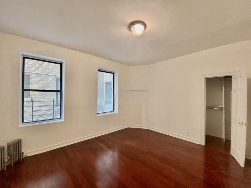 West 170th Street - Photo 5