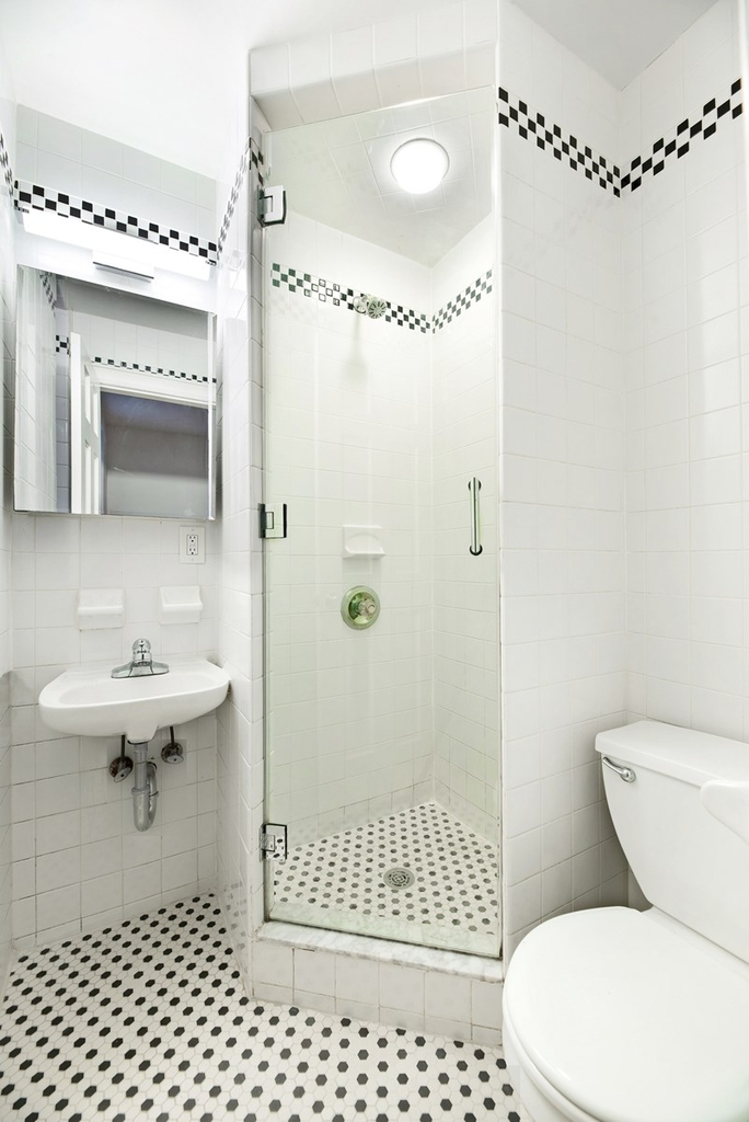 East 70th Street - Photo 6