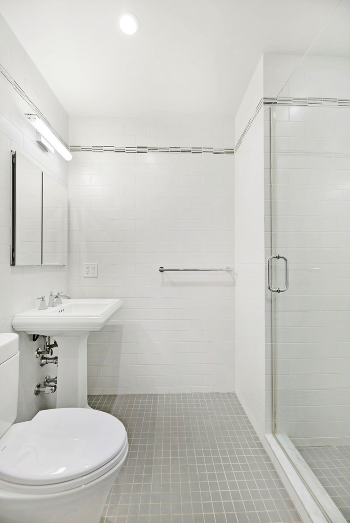East 70th Street - Photo 6