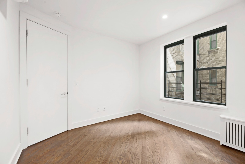 East 70th Street - Photo 3