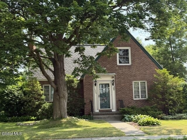1366 Helderberg Avenue - Photo 0