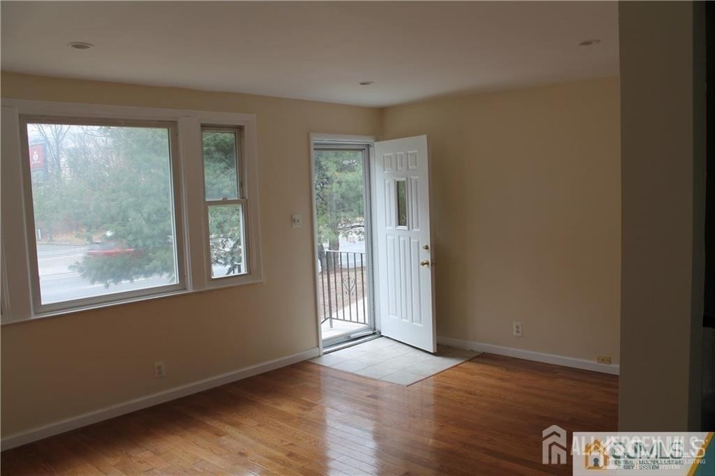323 9th Street - Photo 2