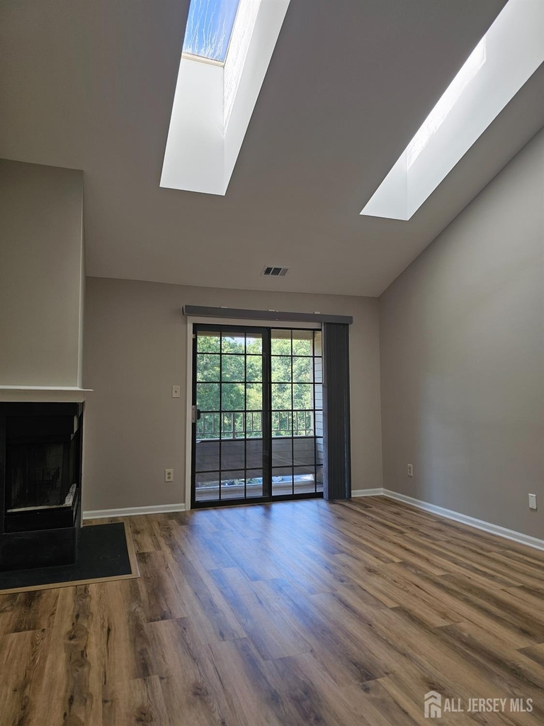 2809 Ridgefield Court - Photo 4