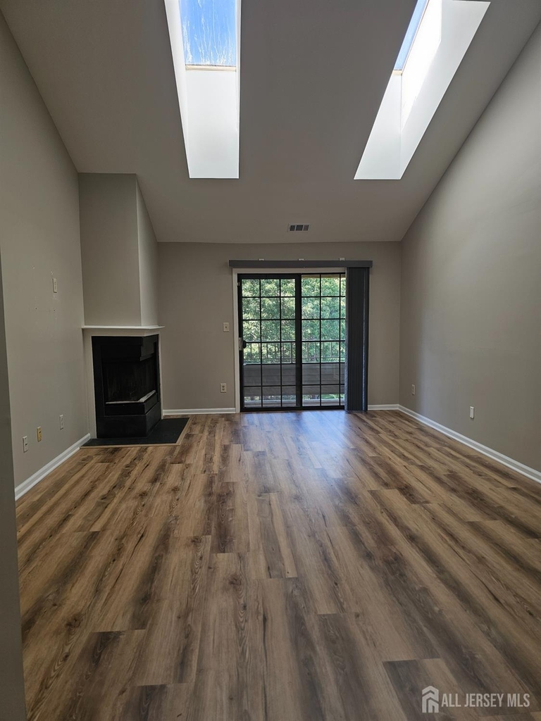 2809 Ridgefield Court - Photo 3