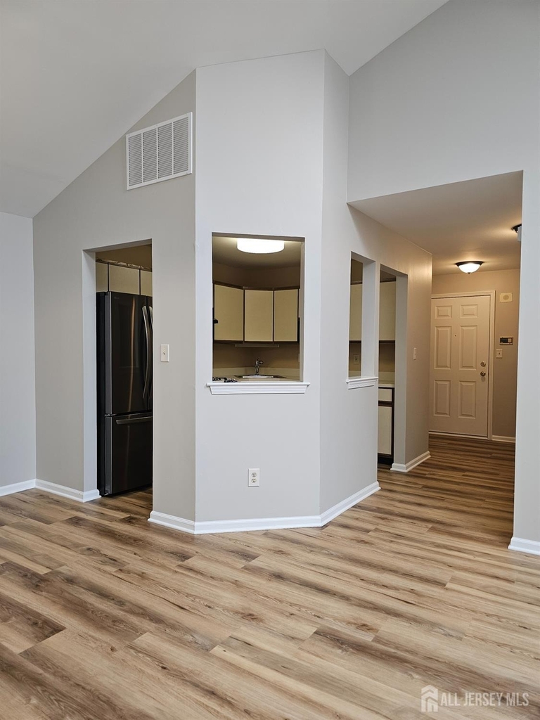 2809 Ridgefield Court - Photo 2
