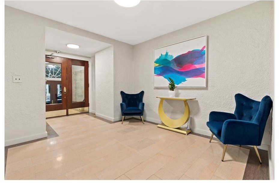 340 W 87th Street - Photo 9