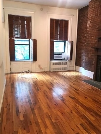 169 W 76th Street - Photo 3