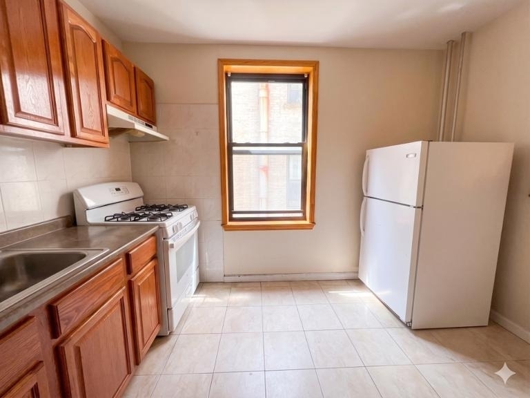 27-08 39th Avenue - Photo 4