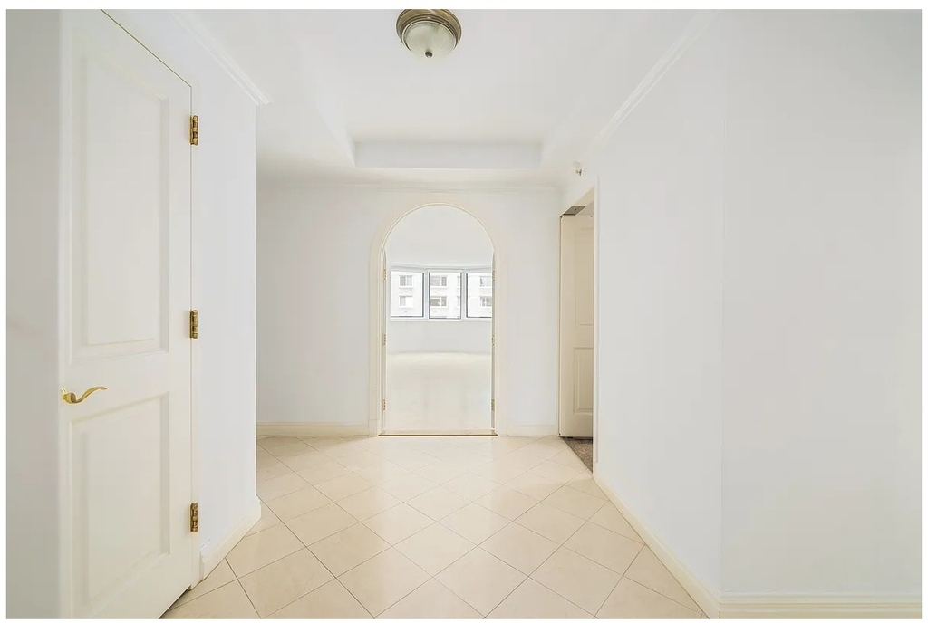 188 E 78th Street - Photo 5