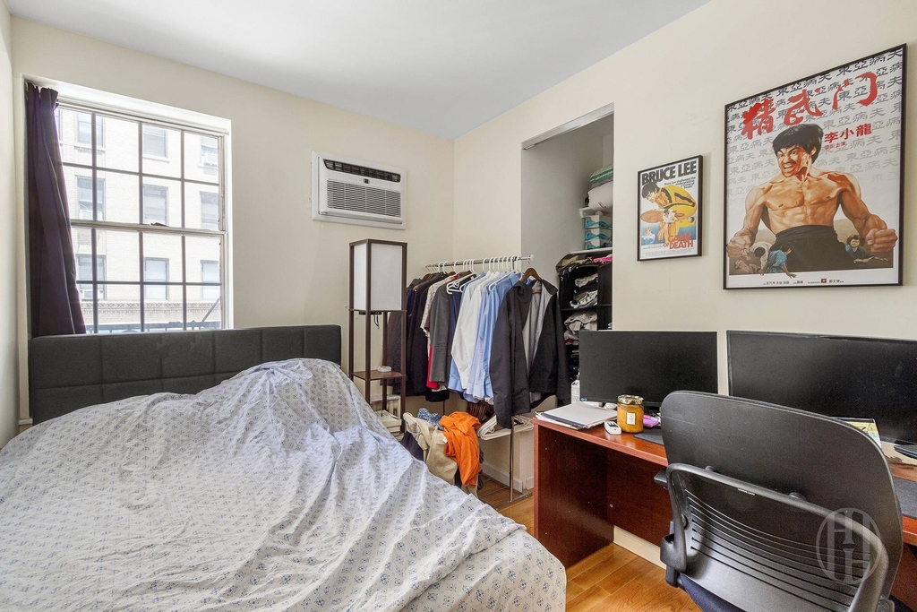 200 E 35th Street - Photo 5