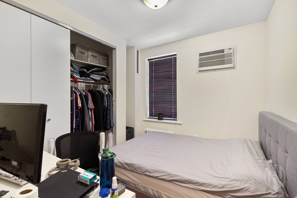 200 E 35th Street - Photo 4