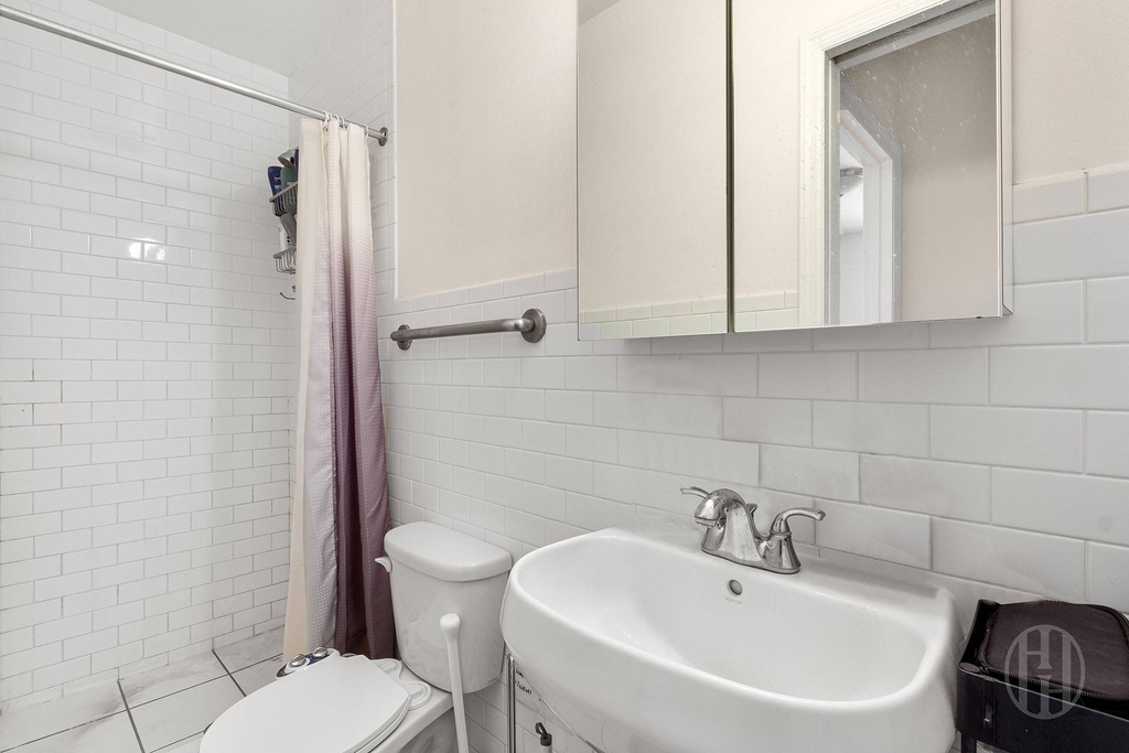 200 E 35th Street - Photo 7