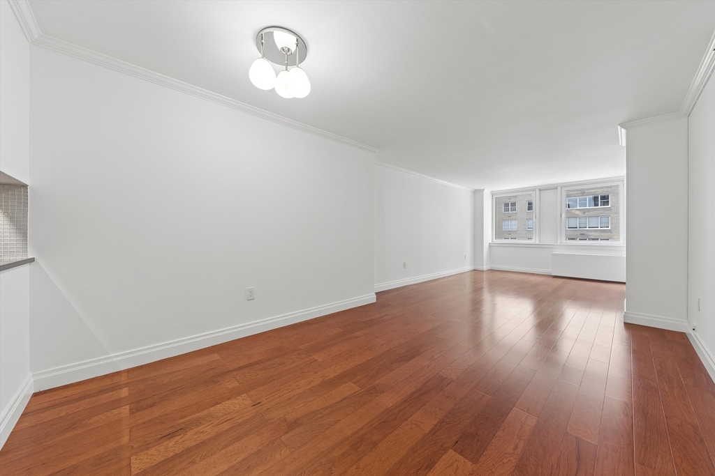 404 E 76th Street - Photo 0