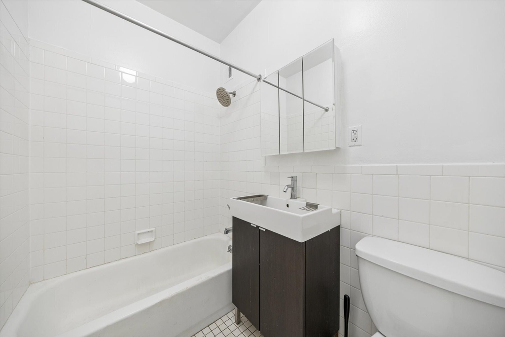 630 W 138th Street - Photo 5