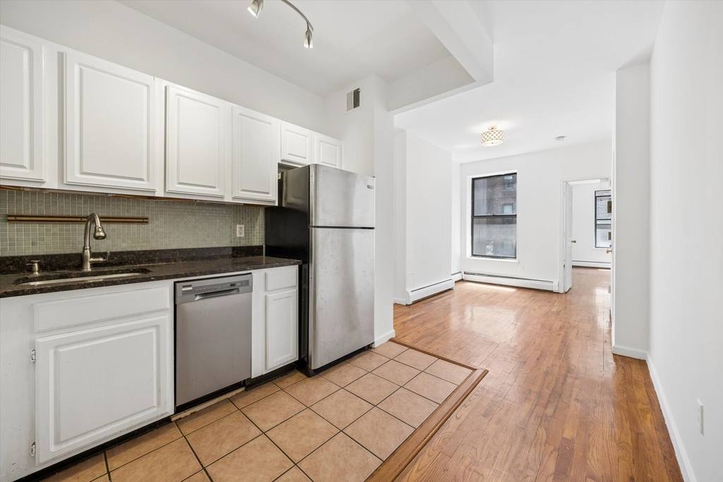 630 W 138th Street - Photo 6