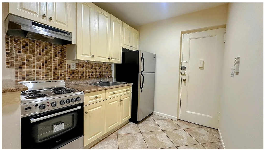 415 E 75th Street - Photo 2