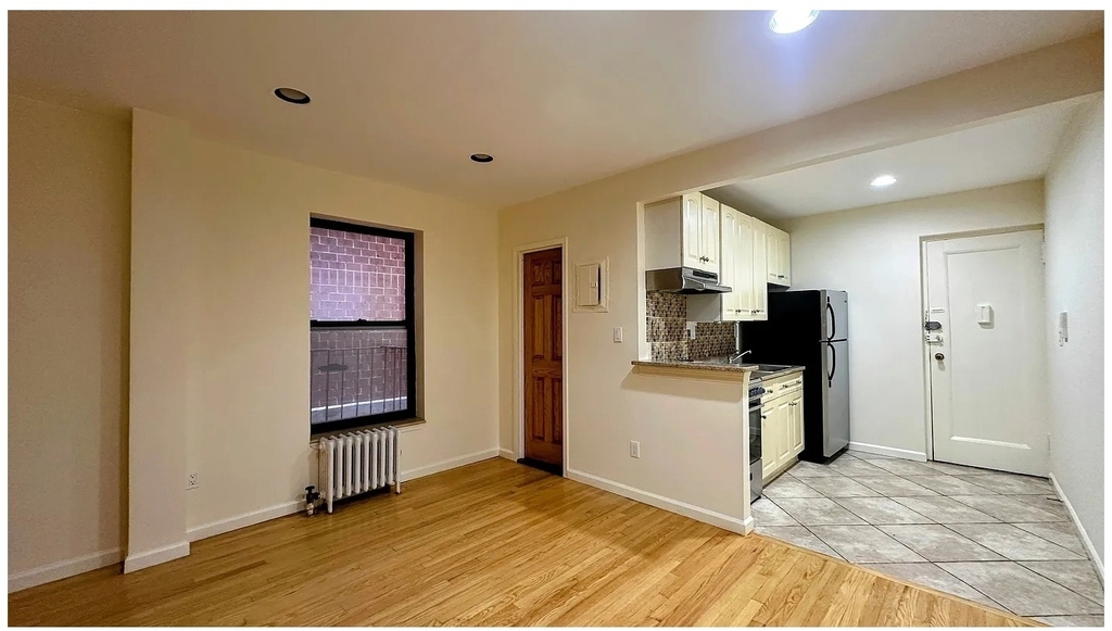 415 E 75th Street - Photo 3