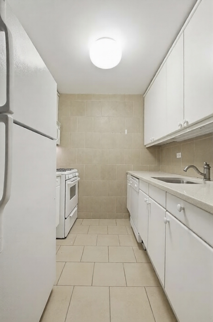 106 Central Park S - Photo 2