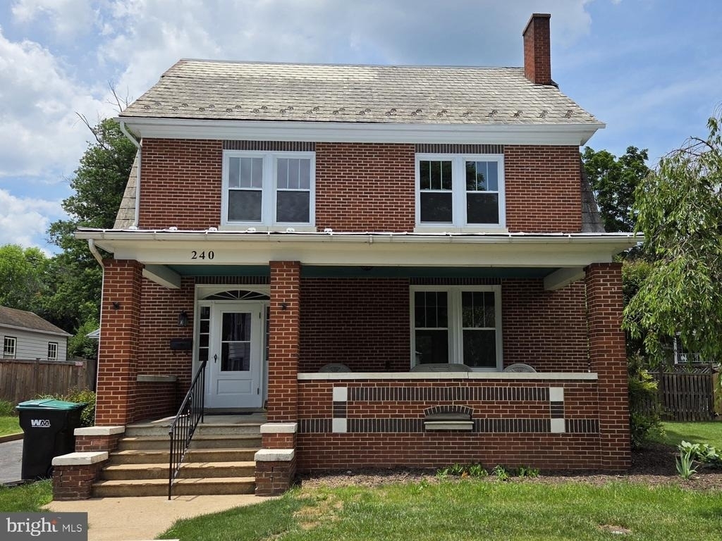 240 S Holliday Street - Photo 0
