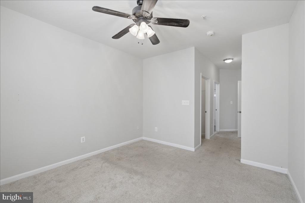 21228 Mcfadden Square - Photo 22