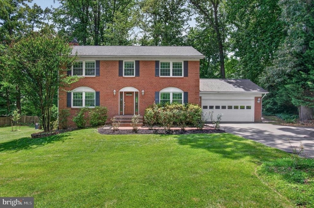 8405 Overlook Street - Photo 0