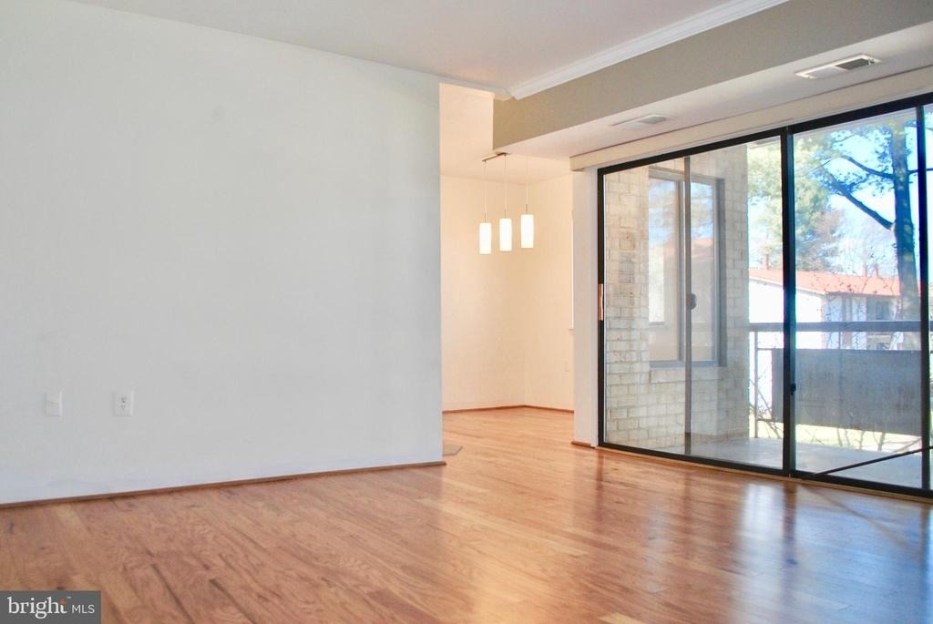 2850 Dover Lane - Photo 2