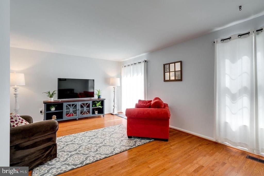 9013 Kerrydale Court - Photo 12