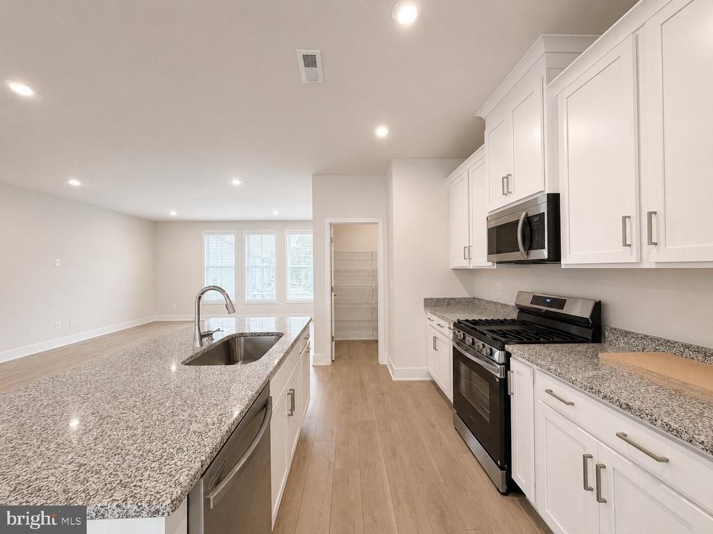 135 Heyford Dr - Photo 36