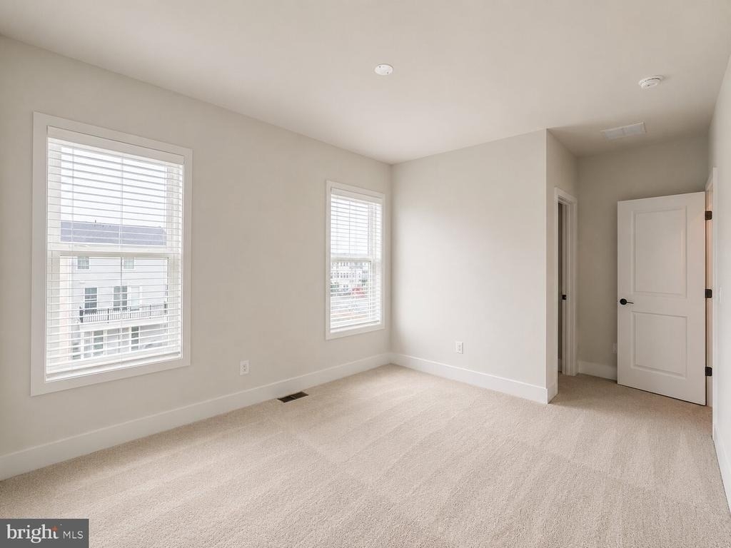 135 Heyford Dr - Photo 54