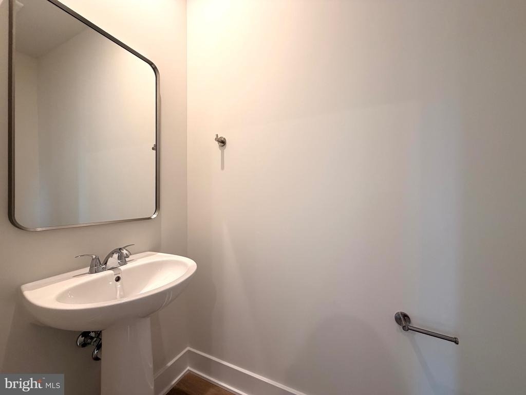135 Heyford Dr - Photo 10
