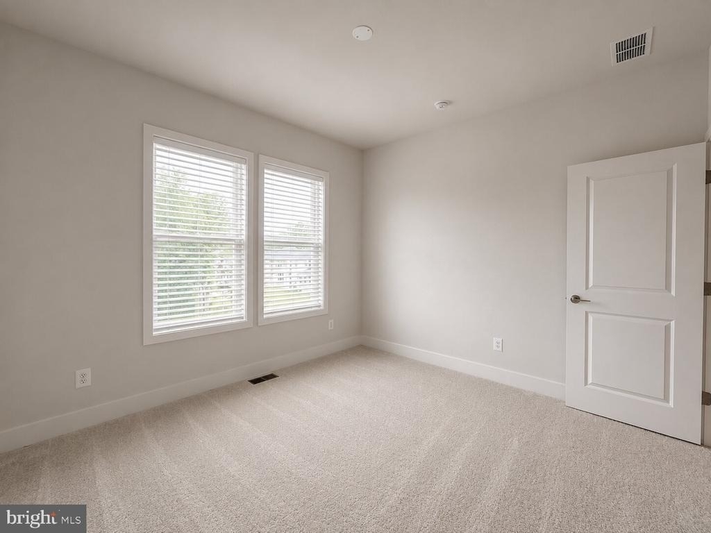 135 Heyford Dr - Photo 49